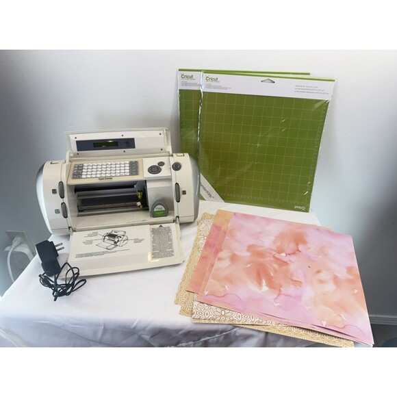 Cricut Personal Electronic Cutter Machine CRV001 - Picture 5 of 17